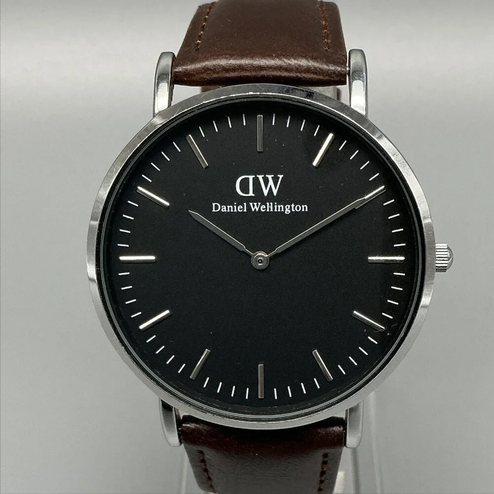 Daniel Wellington Classic Mens Watch 40mm Black Dial Brown Leather New Battery